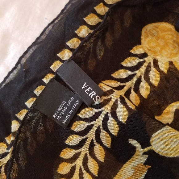 Versace scarf - Picture 5 of 5